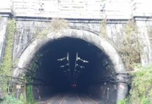 Джон Хокшоу — англійський інженер-будівельник, який народився у Лідсі